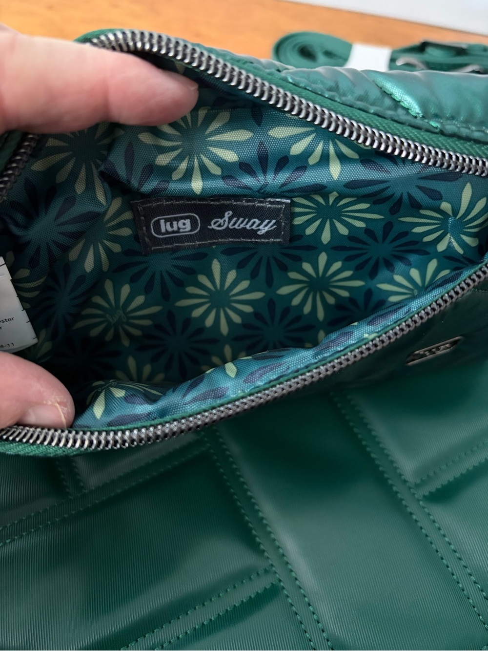 LUG Waltz- NWT & Free Sway Pouch - Picture 3 of 3